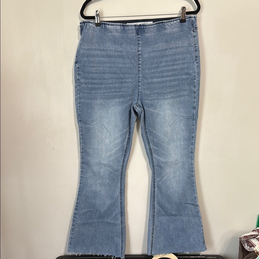 Tinseltown Pull-on Flare Jeans Light Wash Size XL Boho Festival Western